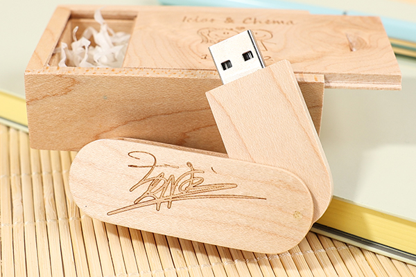 GW002木质旋转U盘